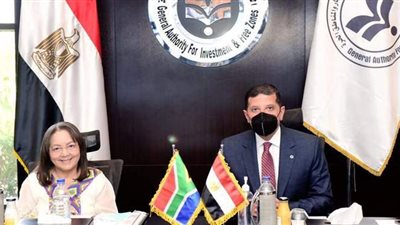 رئيس هيئة الاستثمار يبحث مع وزيرة الأشغال  بجنوب أفريقيا دفع العلاقات الاستثمارية بين البلدين