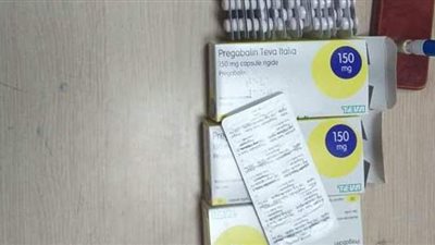 ضبط محاولة تهريب 430 قرص مخدر داخل حقائب راكب بمطار القاهرة