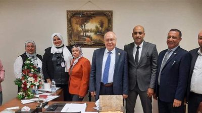 ضبط كتاب أثري لتحضير الجن بحوزة راكب بمطار القاهرة | صور