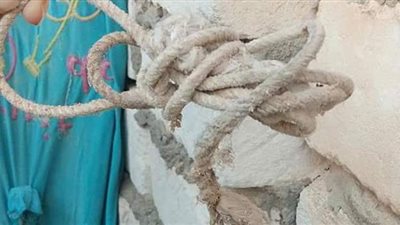 انتحار شاب في ظروف غامضة بالضبعة.. وشقيقه: وجدنا أسحارا في ملابسه