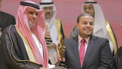 مصري يحصل على جائزة محمد بن زايد لقائمة أفضل معلم