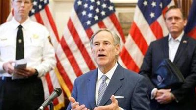 بصحبة ترامب.. حاكم ولاية تكساس يجري جولة على الحدود مع المكسيك