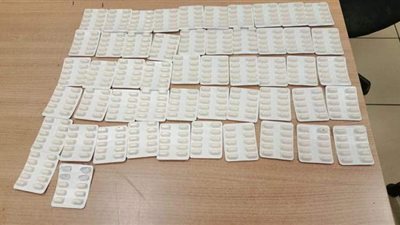 إحباط تهريب أقراص مخدرة بحوزة راكب بمطار القاهرة