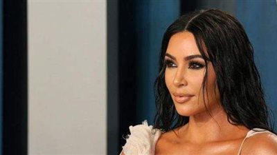 كيم كارداشيان توقع على ملابس المنتخب الأمريكي بأولمبياد طوكيو