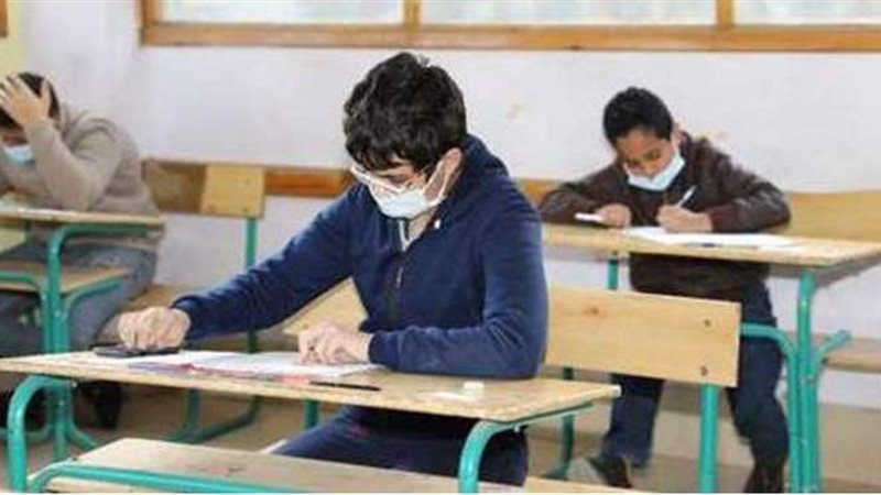 طلاب الشهادة الإعدادية