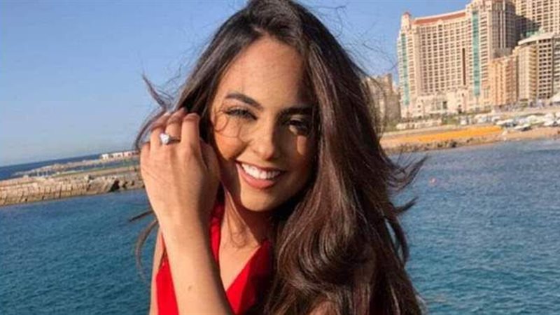 حبيبة طارق فتاة الفستان