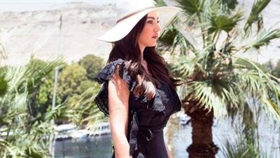 درة تتألق بالأسود في أحدث ظهور