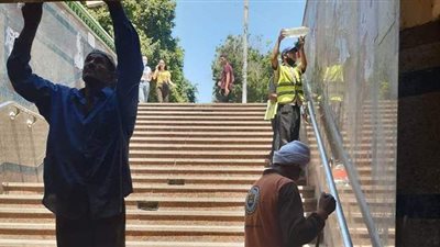 حملة نظافة شاملة وصيانة وإعادة إنارة نفق الزهراء للمشاه بأسيوط |صور