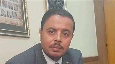 كاميرا فيتو تلتقي أول معلم مؤهل لجائزة محمد بن زايد.. تقدم بالطلب عن طريق الإنترنت.. وأجرى المقابلات الشخصية من خلال الفيديو كونفرانس