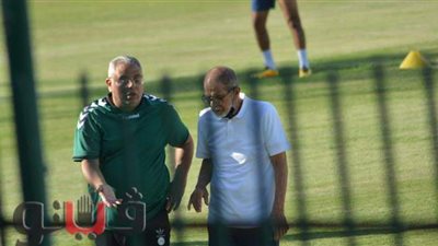 عمر عبدالله يجتمع بخالد عيد على هامش مران المحلة استعدادا للزمالك | صور