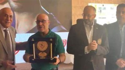 الزمالك يكرم فينجادا على هامش حفل التتويج بدرع دوري السلة