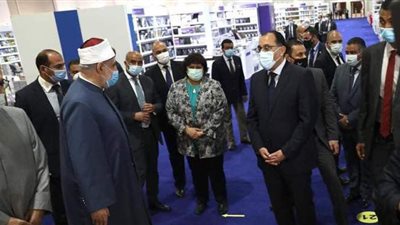 وكيل الأزهر وأمين البحوث الإسلامية يستقبلان رئيس الوزراء بجناح الأزهر في معرض الكتاب