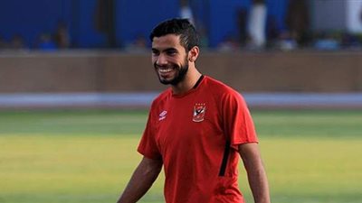 بعد تعنت موسيماني.. رئيس سموحة يتدخل لحل أزمة ناصر ماهر مع الأهلي