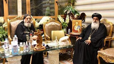 البابا تواضروس يناقش أمور الخدمة بإيبارشية وسط الجيزة