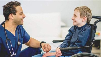 بعد مبادرة توفير العلاج.. أهم أسباب الإصابة بالضمور العضلي | فيديو