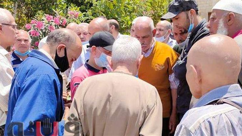 عمال إيديال أمام