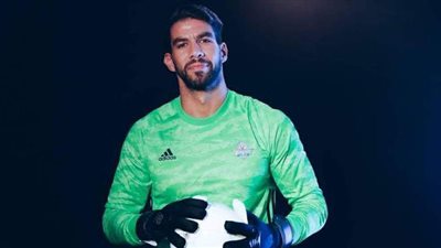 الأهلي ضد بيراميدز | أزمة في الفريق السماوي بسبب شريف إكرامي