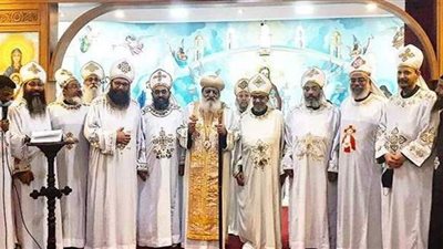 الأنبا بطرس يمنح ٤ كهنة رتبة القمصية بإيبارشية شبين القناطر