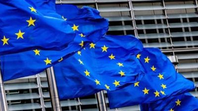 الاتحاد الأوروبي يوسع قائمة الدول المقرر رفع قيود السفر عنها