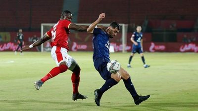 التعادل السلبي يسيطر على مباراة الأهلي وبيراميدز بعد 15 دقيقة