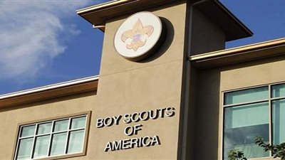 الكشافة الأمريكية تتوصل لتسوية بقيمة 850 مليون دولار مع ضحايا الاعتداء الجنسي