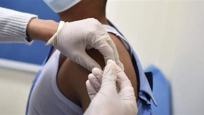 أردني يصاب بتلعثم في النطق بعد تلقيه جرعتين مختلفتين من لقاح كورونا | فيديو