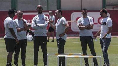 مران الأهلي | موسيماني يجتمع بمعاونيه للتحضير لمباراة سموحة