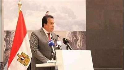 وزير التعليم العالي يتلقى تقريرا حول مراكز دعم وتأهيل طلاب الجامعات