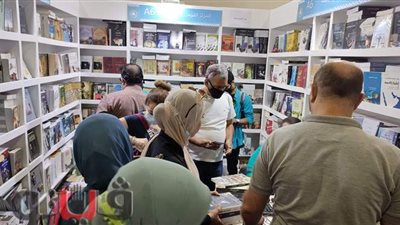 إقبال كبير على جناح المركز القومي للترجمة بمعرض الكتاب 2021