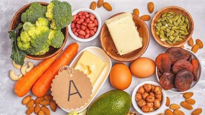 أعراض نقص فيتامين أ.. العمى الليلي وتكسر الأظافر أبرزها