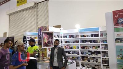 بسبب التزاحم وحفلات التوقيع.. الأمن يغلق دار ببلومانيا ويعاقب المسئولين | صور