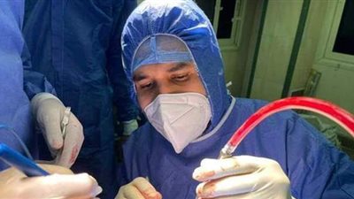 إنقاذ حياة مسن مصاب بكورونا يعاني من نزيف بالمخ بمستشفي سوهاج الجامعي