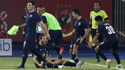 تعليق ناري لعمرو أديب على تعادل الأهلي وبيراميدز وفرحة رمضان صبحي