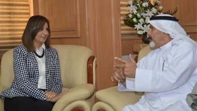 وزيرة الهجرة تستقبل الكاتب الكويتي عبد العزيز التميمي (صور)
