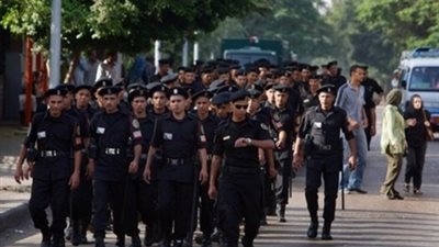 وصول تعزيزات أمنية إلى محيط قسم شرطة المعصرة