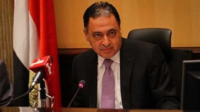 وزير الصحة يرفض تولي رئاسة هيئة التأمين الصحي