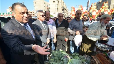 بالصور.. افتتاح شادر لبيع الخضراوات والفاكهة بجوار قصر ثقافة بورسعيد