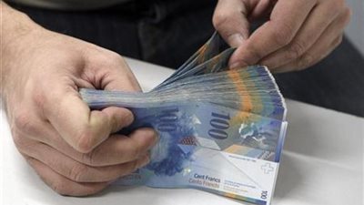 الفرانك السويسري يرتفع لأعلى سعر في 26 شهرا مقابل اليورو