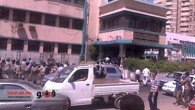 بالصور.. قوات الأمن تطوق مبنى محافظة الشرقية لمنع المعتصمين من اقتحامه