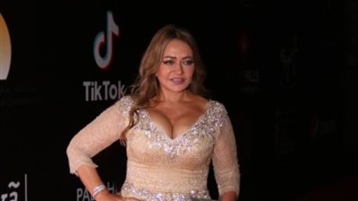 ليلي علوي وأمينة خليل وظافر العابدين يحضرون عرض فيلم «ليل خارجي»