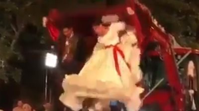 نهاية مروعة لعروسان خرجا عن المألوف بحفل زفافهما (فيديو)