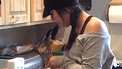 مقلب مرعب في فتاة بعيد الشكر (فيديو)