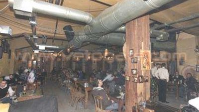 سكان عقار بالزمالك يشتكون من دخان مقهى ومطعم