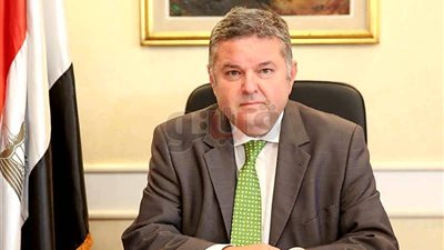 وزير قطاع الأعمال العام يستعرض حصرًا لأصول الدولة غير المستغلة