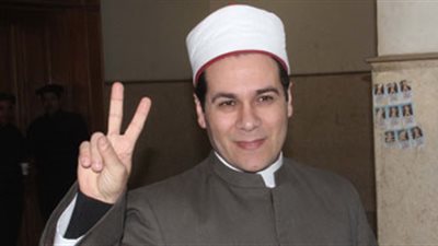 مظهر شاهين يطالب بقطع رقبة قيادات الإرهابية