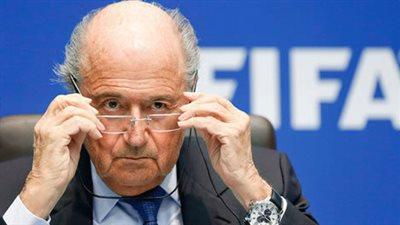 «بلاتر» يغادر المستشفى بعد 24 ساعة