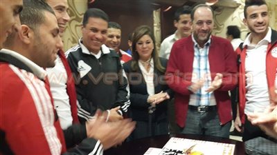 بالصورة.. بعثة المنتخب الأوليمبي تحتفل بعيد ميلاد المصرى في حضور الهواري
