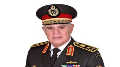 الفريق محمد فريد يعود إلى أرض الوطن بعد انتهاء زيارته الرسمية بالصين