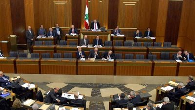 الصراع السعودي الإيراني يهدد بحرب أهلية في لبنان..عدم الاتفاق على رئيس يعمق الأزمة رغم تمديد ولاية البرلمان..رئيس الحكومة يعترف: