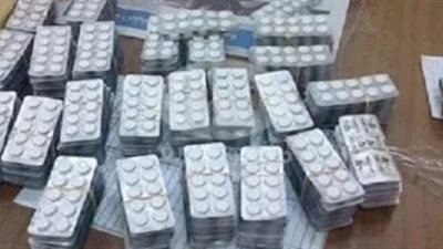 ضبط عاطلين بحوزتهما 25 قرص تامول و40 جرام حشيش بالغردقة